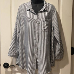 WOMANS LONG SLEEVE BLOUSE